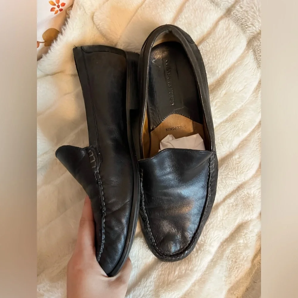 Johnston & Murphy Sheepskin Mens 10.5M Classic Simple Loafer Black Slip On NYC